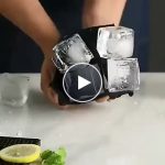 Matriță din silicon pentru cuburi mari de gheață – video