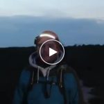 Lanternă frontală LED cu senzor de mișcare – video